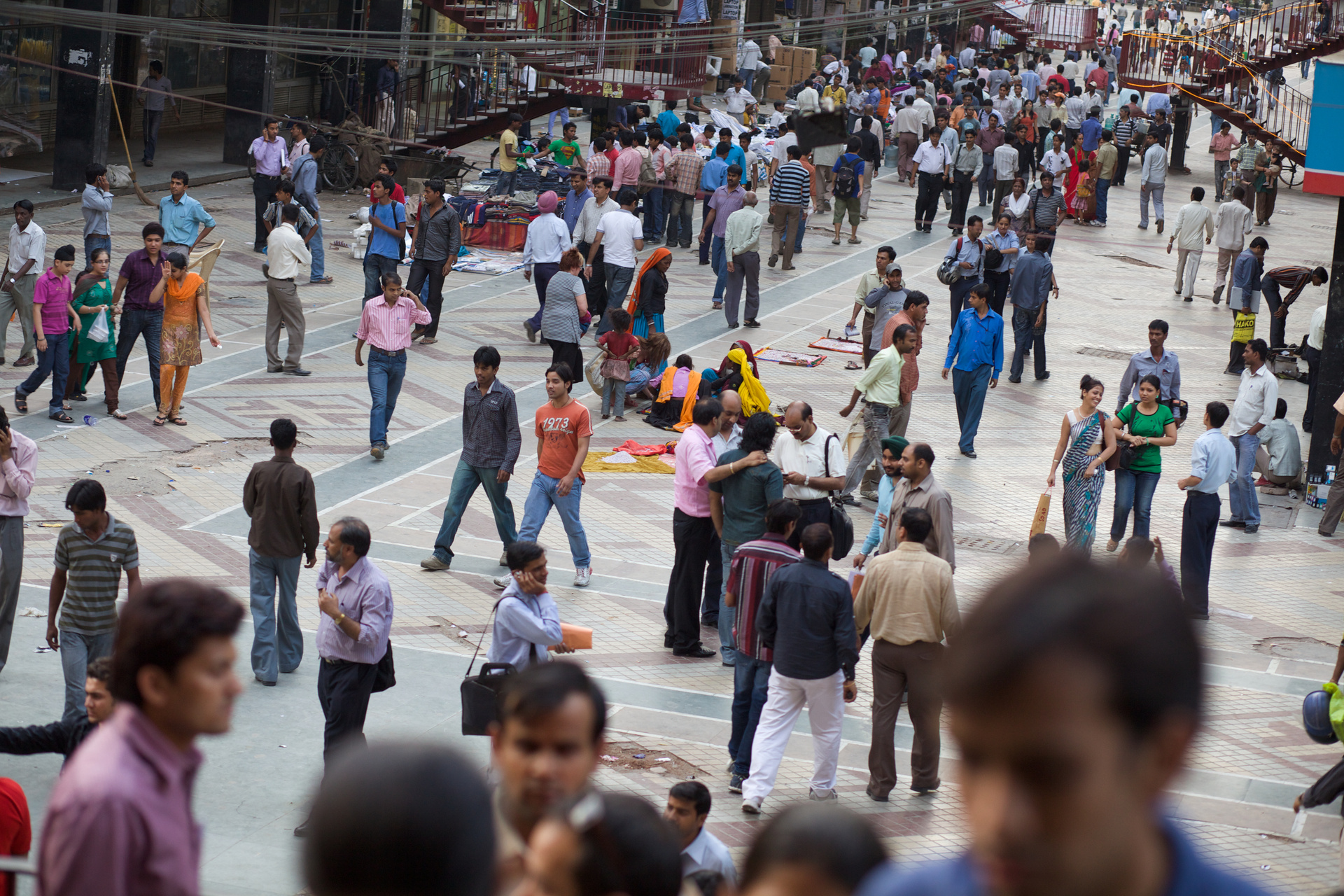 Crowds at Nehru Place market in New Delhi