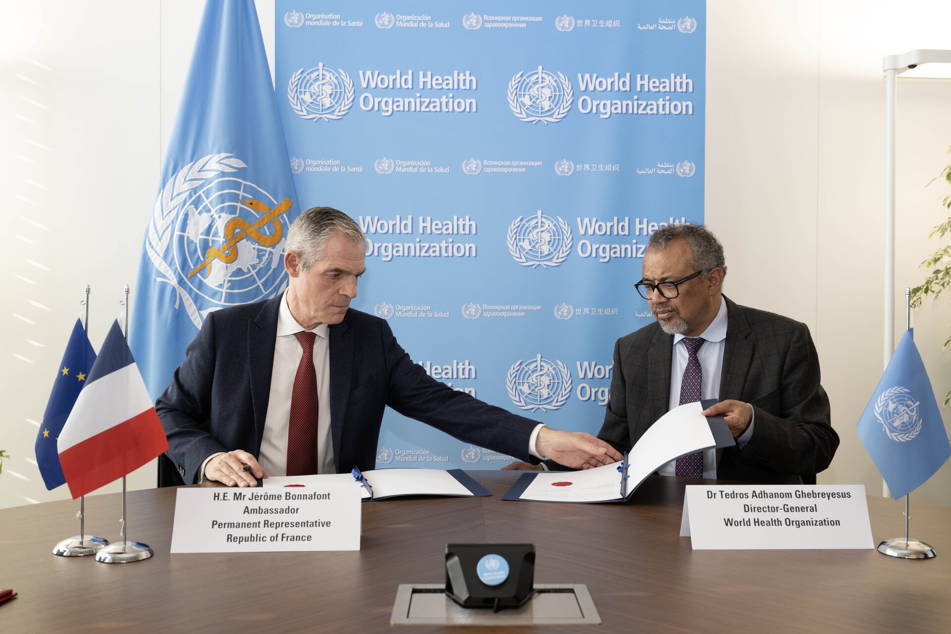 Signing ceremony for contribution agreements between WHO and France