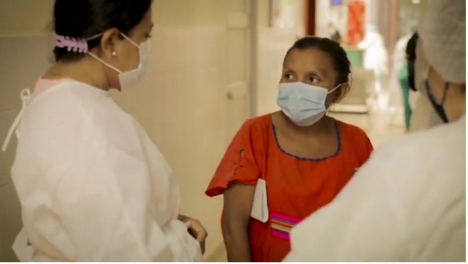 Zaida Epieyú receiving antenatal care at Talapiü Hospital in Uribia