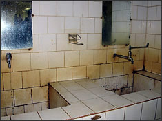 1bangladesh_sink