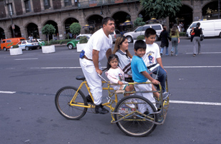 families on bicycle aguascalientes mexico