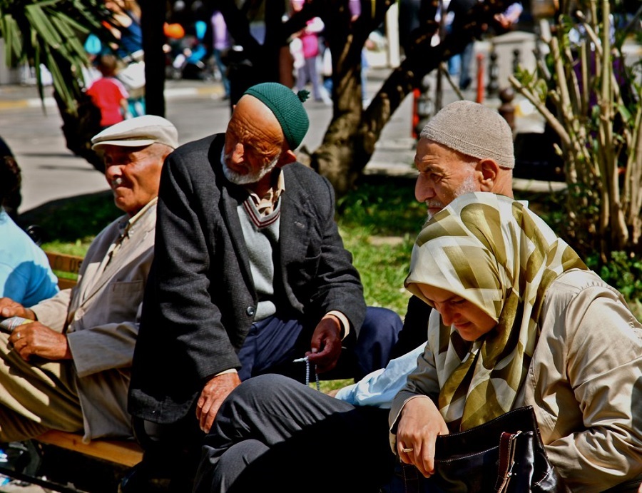 Elderly persons in Istanbul Elderly persons in Istanbul