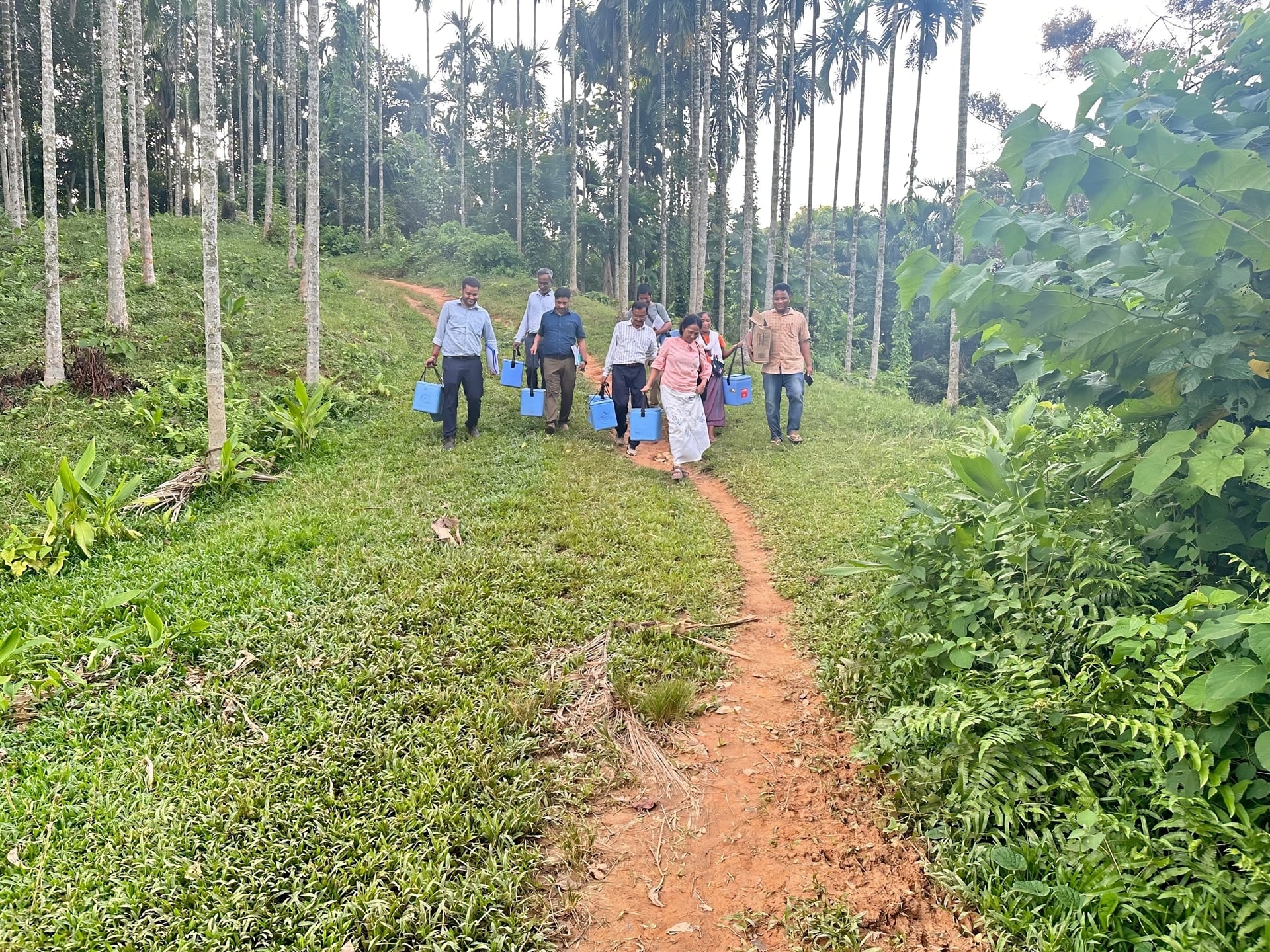 WHO field teams support district and block health teams track stool samples from the community.