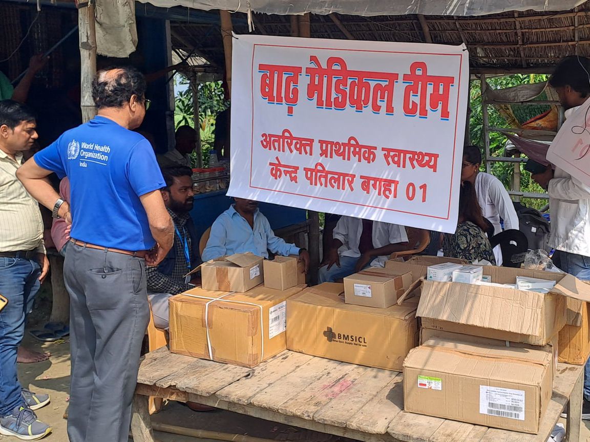 WHO National Public Health Support Network field teams assisted “flood medical teams” formed by the district administration and local health departments in providing essential medicines