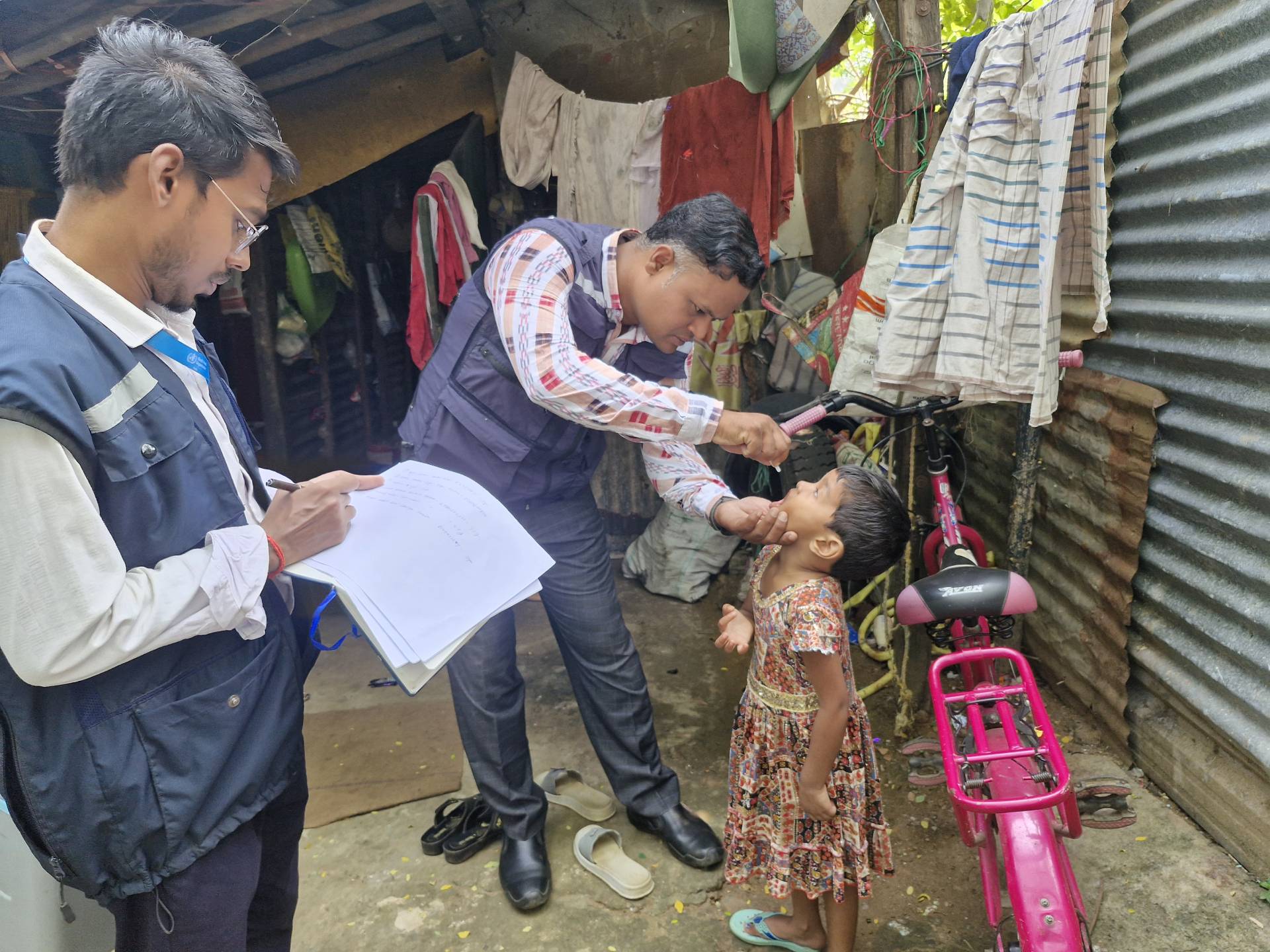 WHO National Public Health Support Network (WHO-NPSN) field teams supported the district health department conduct a street survey to identify and vaccinate missed children in the Baripada Municipality urban slum