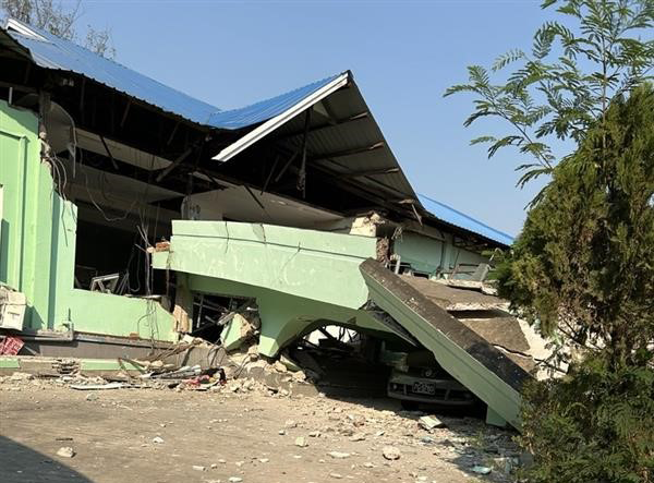 Nay Pyi Taw 1000 bed hospital severely damaged by the recent earthquake