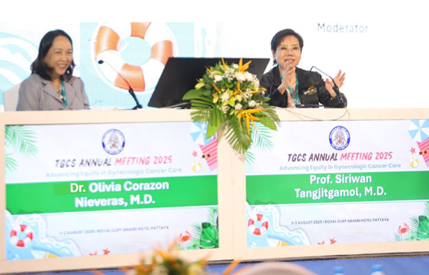Dr Olivia Nieveras, WHO Thailand, and Prof. Dr Siriwan Tangjitgamol moderated the launching of the report.