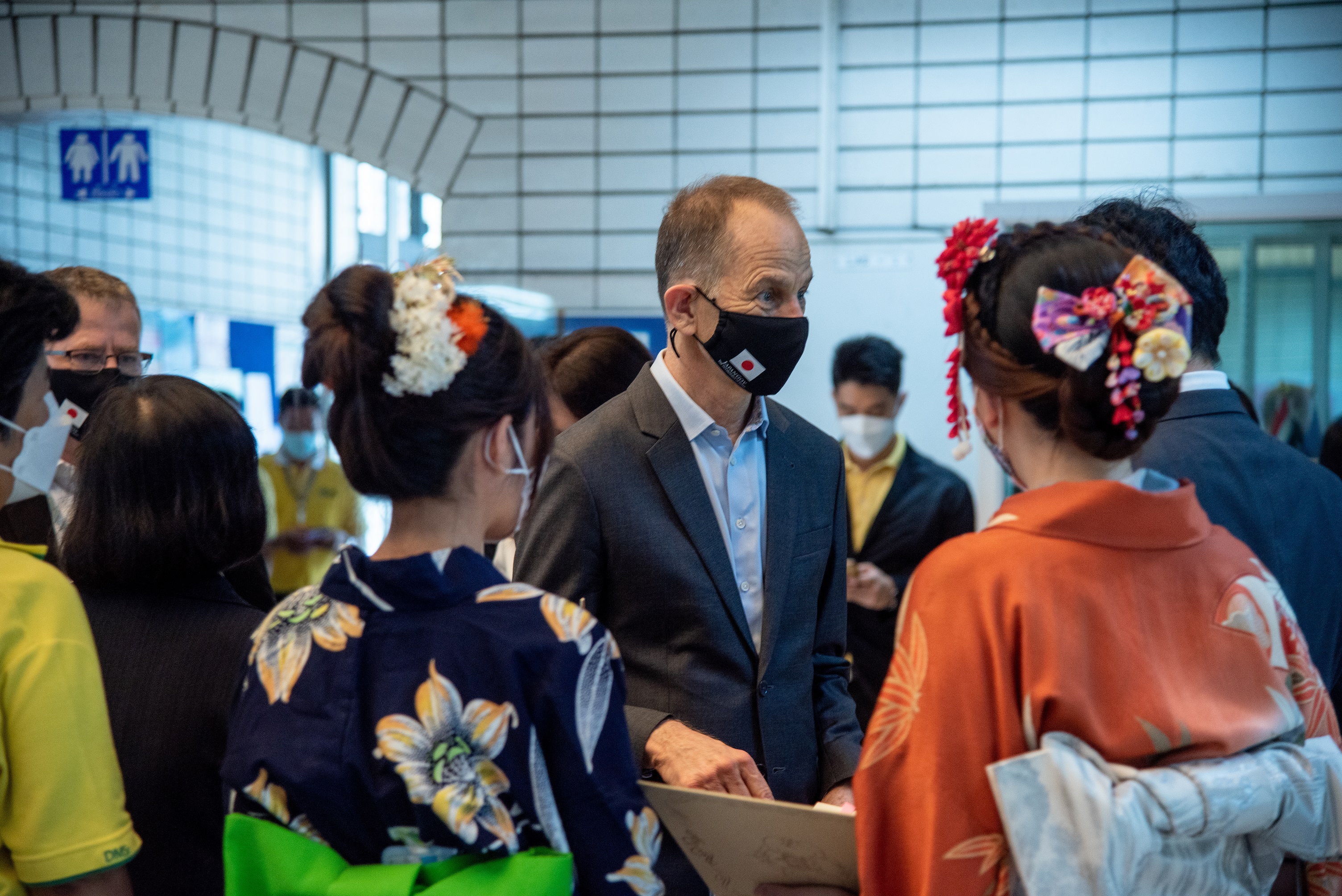 Dr Daniel Kertesz, WHO Representative to Thailand converses with representatives from the embassy of Japan in Thailand