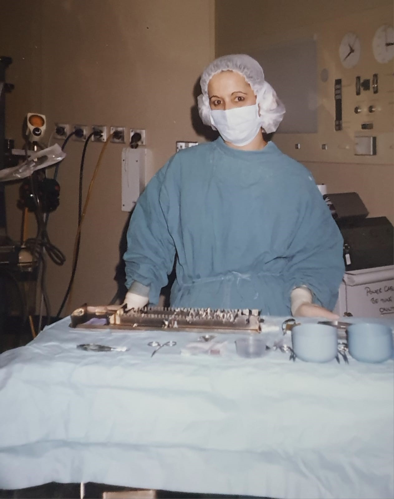 Ophtalmic nurse in an operation room