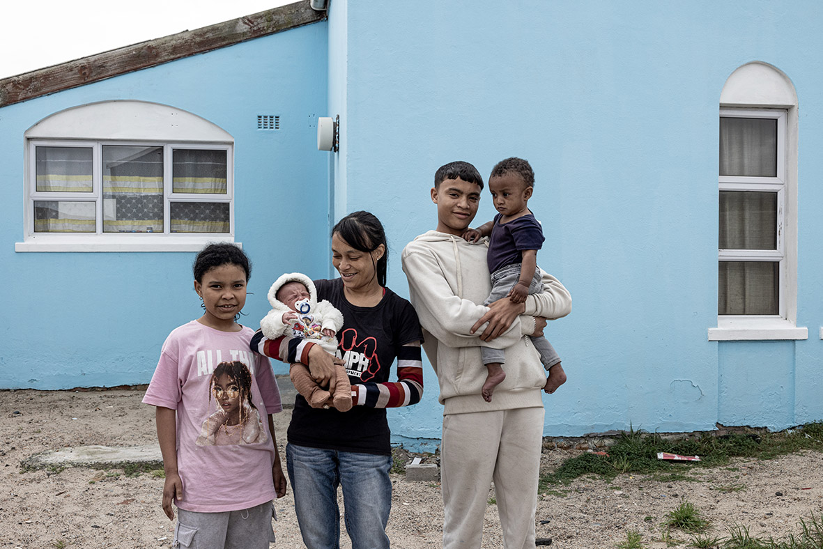 PPH survivor with her children Zaitoon Ragman with her baby Naa-iqah (6 days old) and older children Raeez, Naa-ilah, and Raheez at their home in Mitchell's Plain, South Africa.