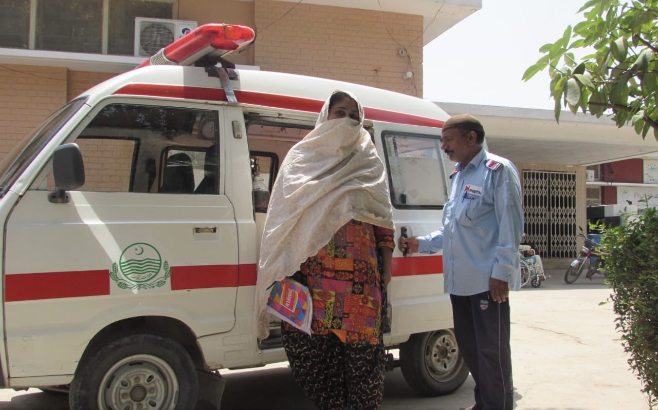 A pregnant women arriving at a rural health centre in Challian Wala, Punjab to safely deliver her baby.