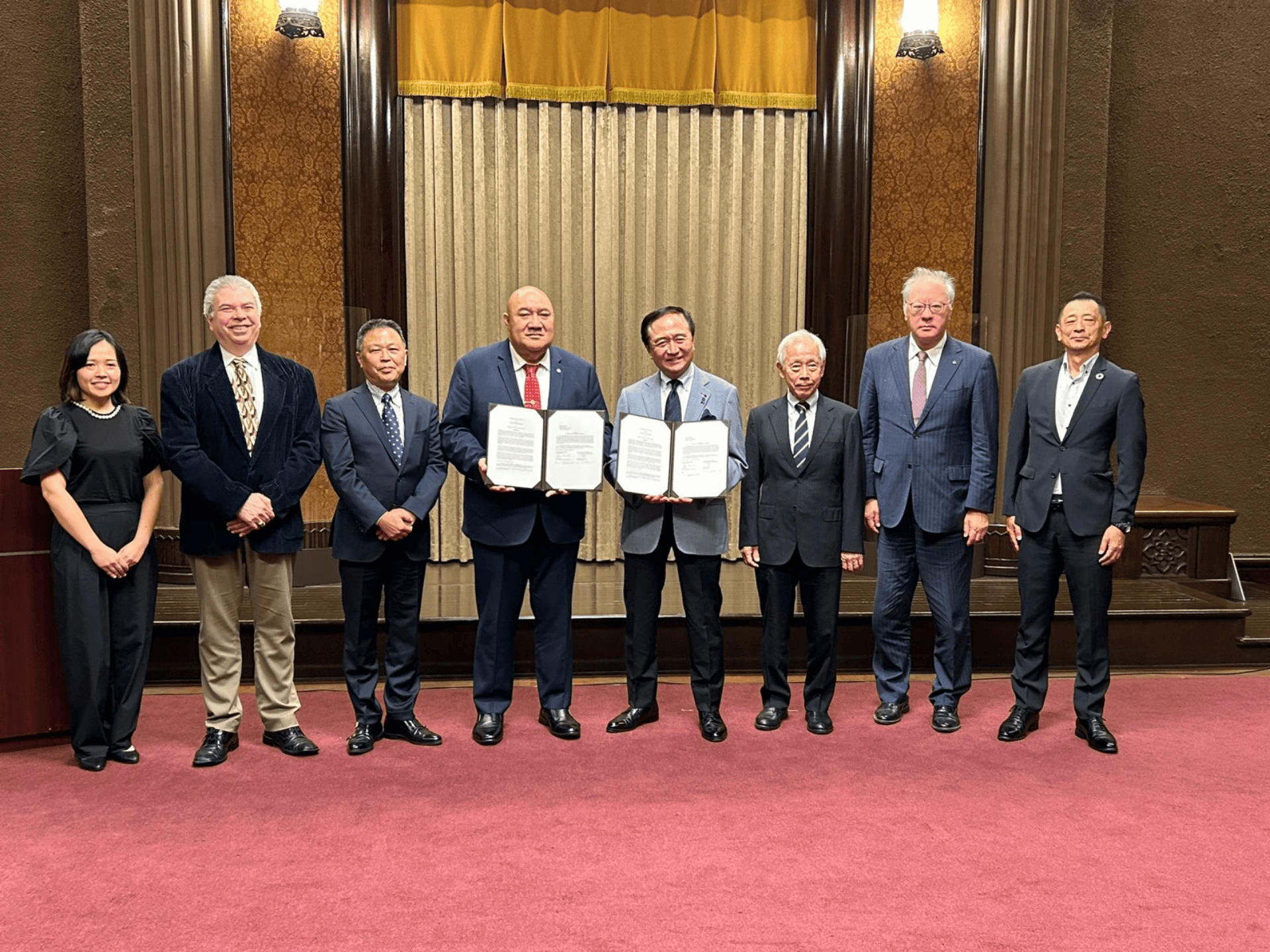 Group photo of WHO and Kanagawa Japan partners