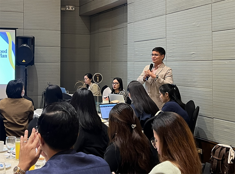 Mr Timothy Mendoza of FDA responded to some issues raised by participants in the first draft of the Food Safety Crisis Management Plan.